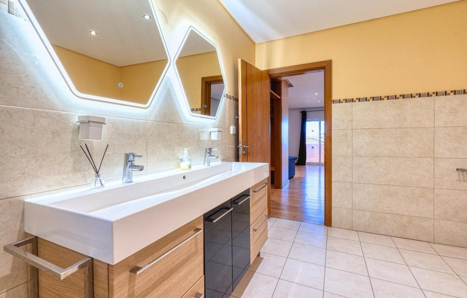 Full Private 300Sqm Villa Jacuzzi Heated Pool Ideal & Quiet Location Albufeira Zewnętrze zdjęcie