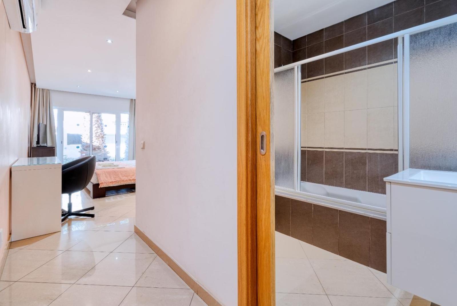 Full Private 300Sqm Villa Jacuzzi Heated Pool Ideal & Quiet Location Albufeira Zewnętrze zdjęcie